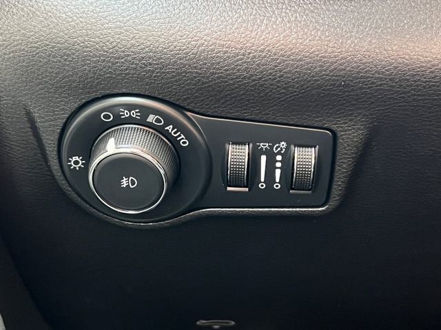 Used 2022 Jeep Compass Limited image 19