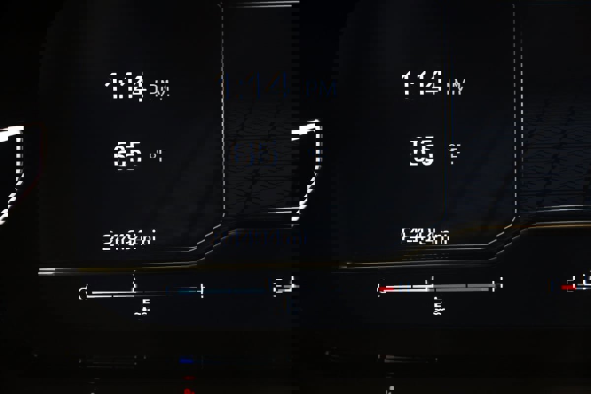 Used 2024 GMC Yukon Denali w/ Denali Reserve Package image 37