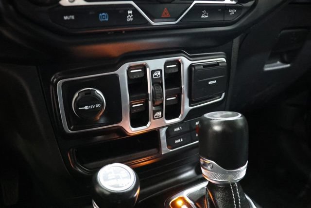 Used 2023 Jeep Wrangler Unlimited Sahara w/ Cold Weather Group AWD/4WD image 29