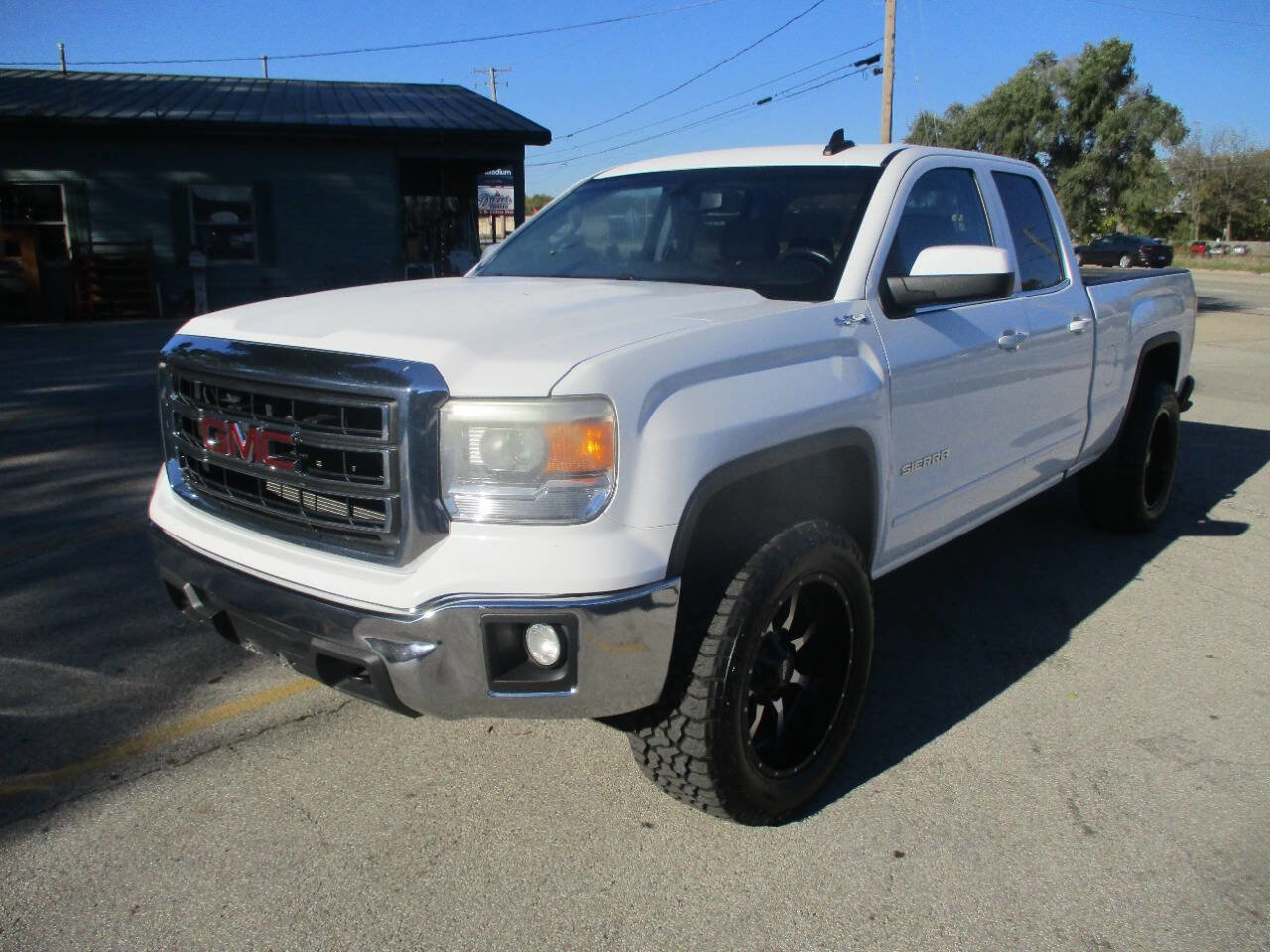Used 2015 GMC Sierra 1500 SLE w/ SLE Value Package image 1