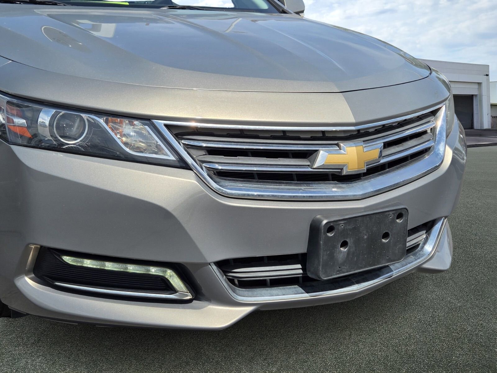 Used 2019 Chevrolet Impala LT FWD image 6