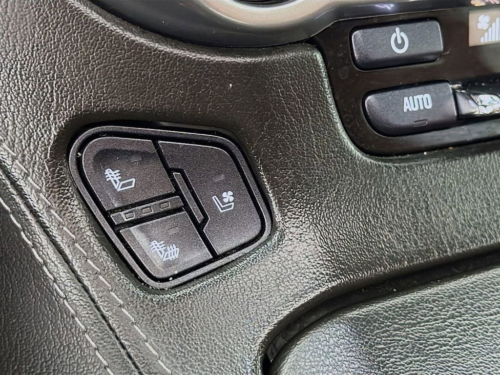Used 2019 Chevrolet Suburban Premier w/ Premier Plus Edition AWD/4WD image 25