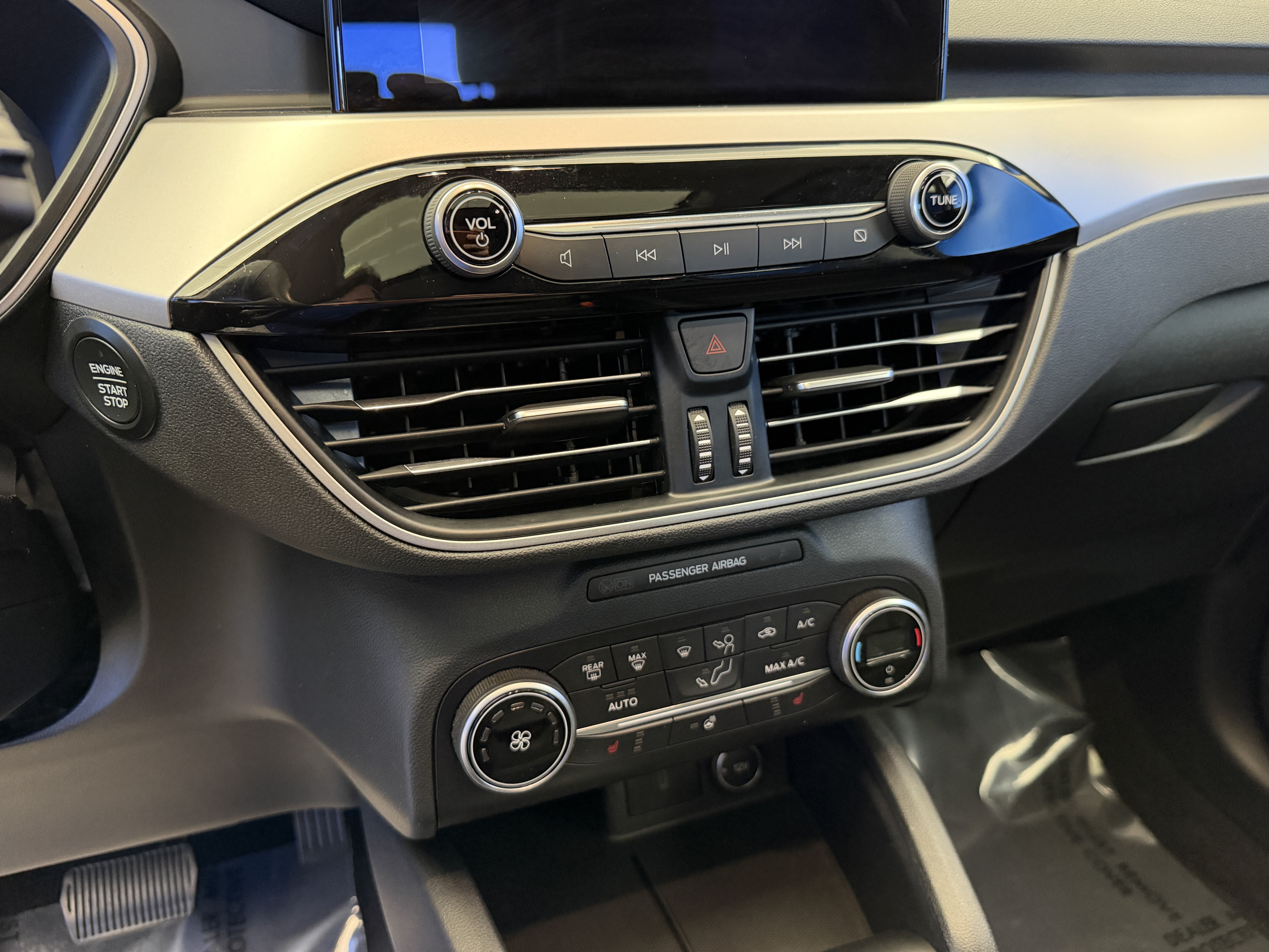 Used 2020 Ford Escape SEL FWD image 22