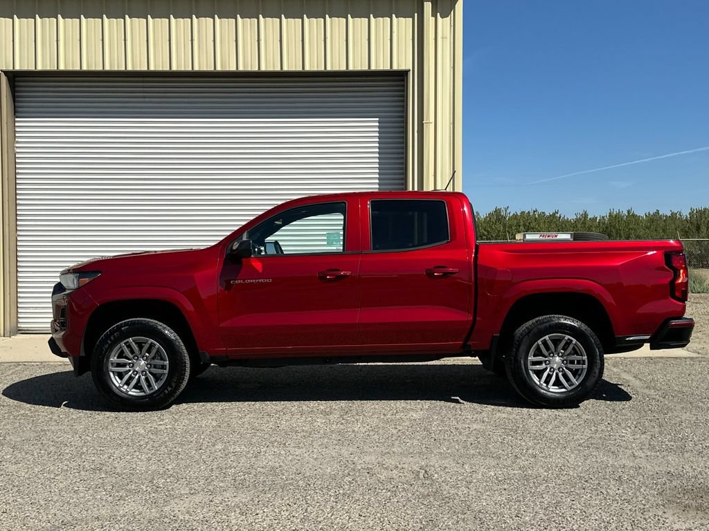 Used 2025 Chevrolet Colorado LT w/ Advanced Trailering Package RWD image 7