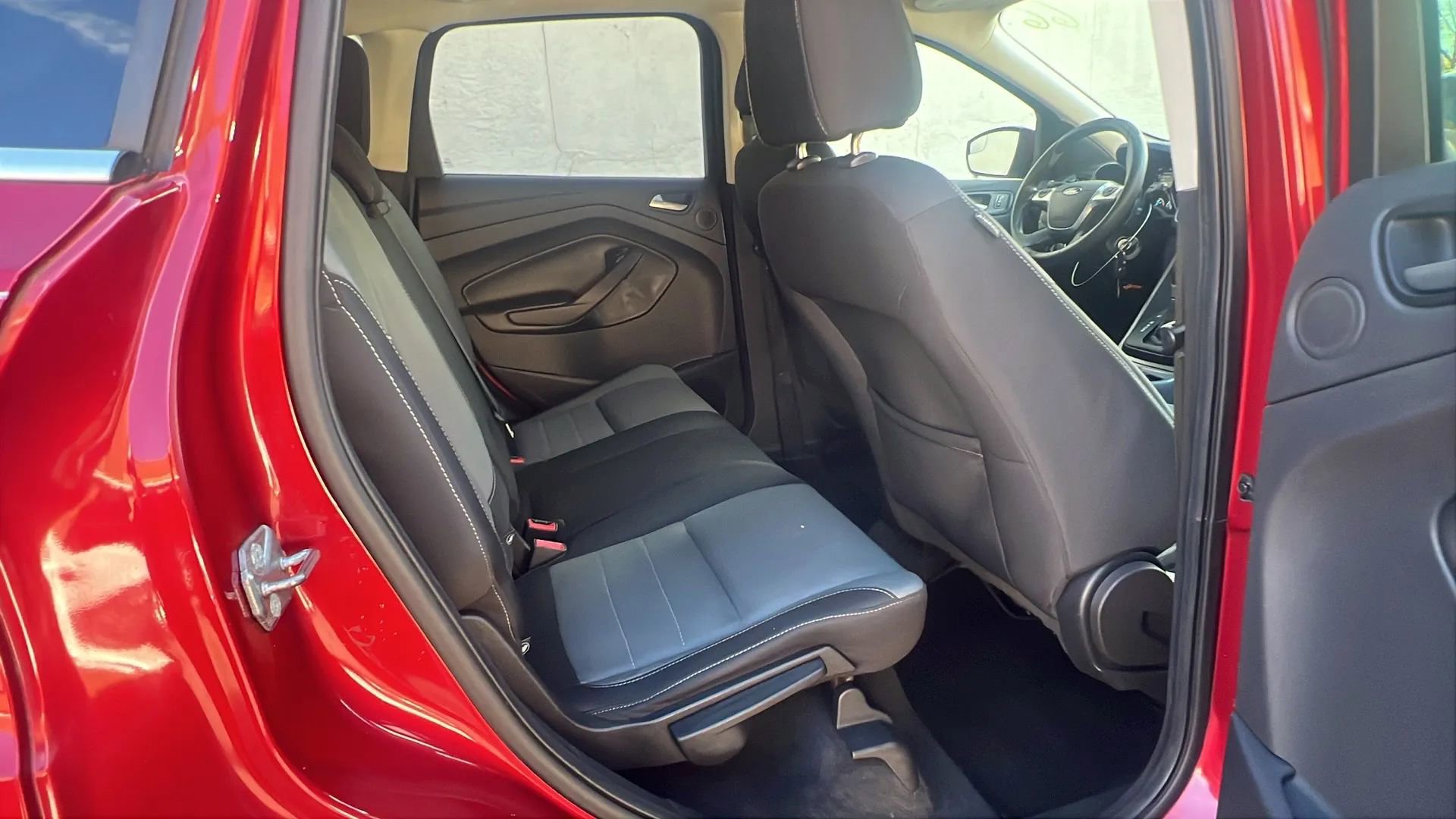 Used 2015 Ford Escape SE w/ Equipment Group 201A image 31