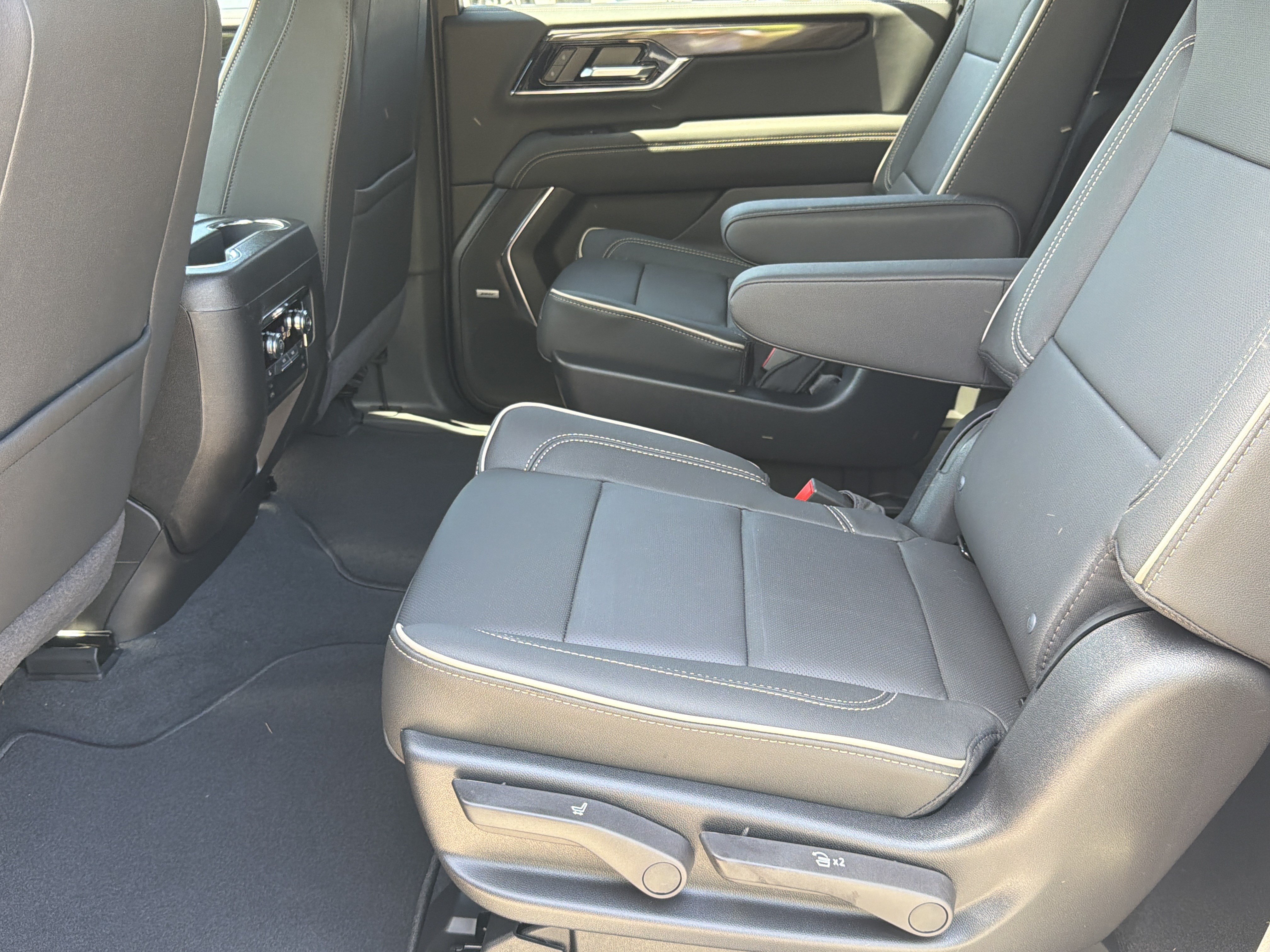 New 2026 GMC Yukon XL Elevation RWD image 27