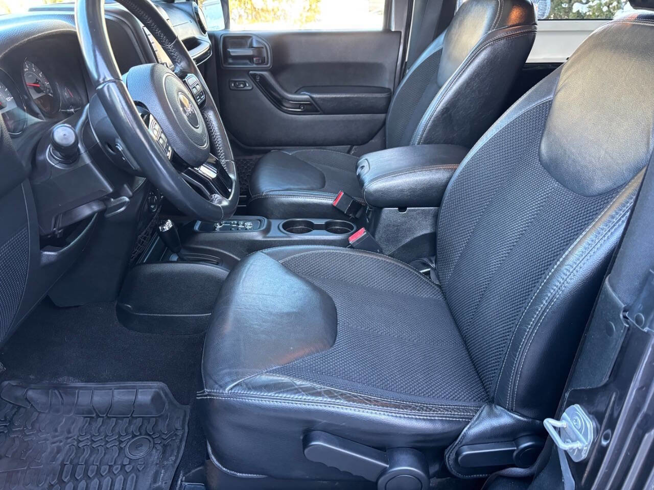 Used 2017 Jeep Wrangler Sahara image 14