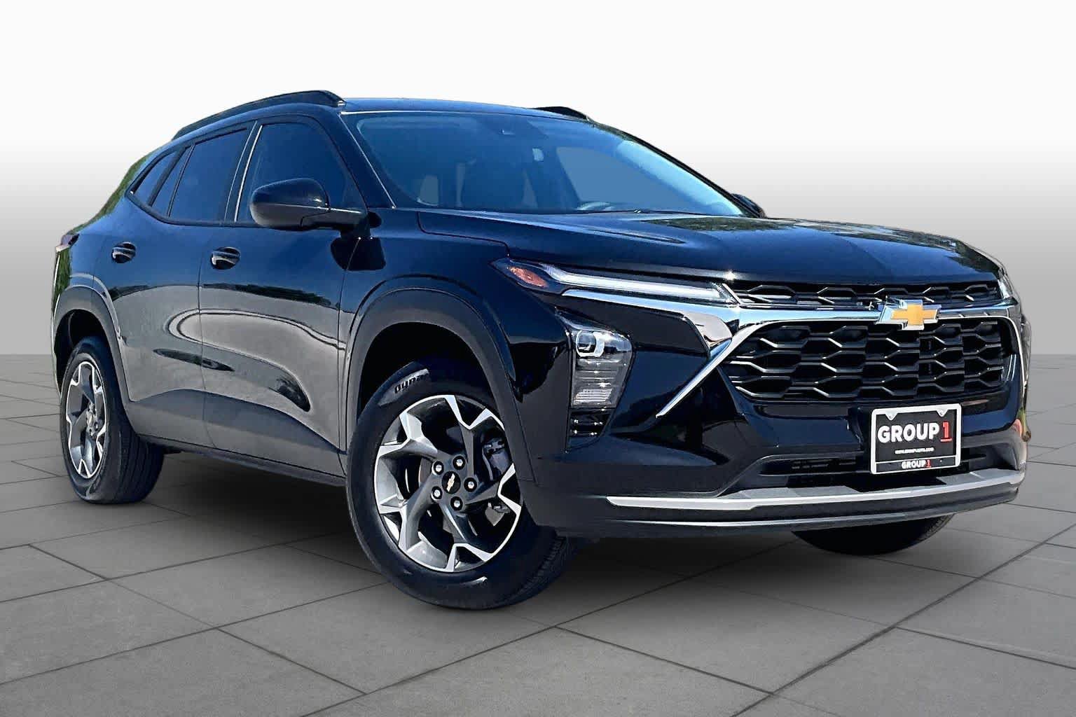Used 2026 Chevrolet Trax LT FWD image 3