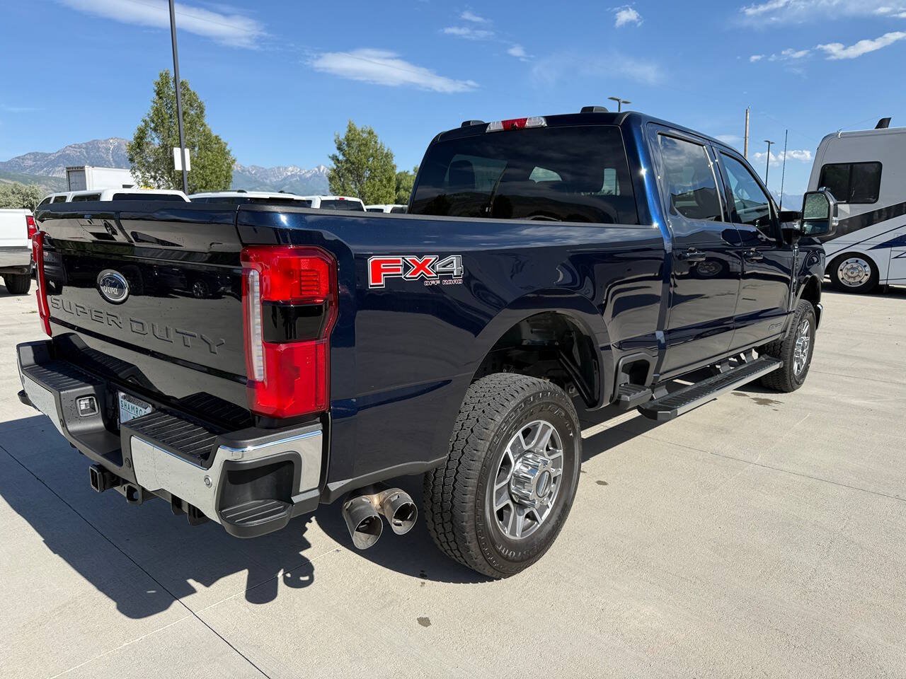 Used 2025 Ford F350 Lariat w/ FX4 Off-Road Package AWD/4WD image 3