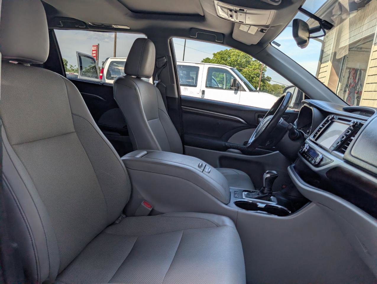 Used 2015 Toyota Highlander Limited FWD image 24