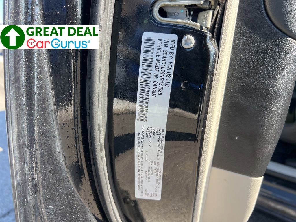 Used 2022 Chrysler Pacifica Touring-L w/ Uconnect Theater Family Group FWD image 34