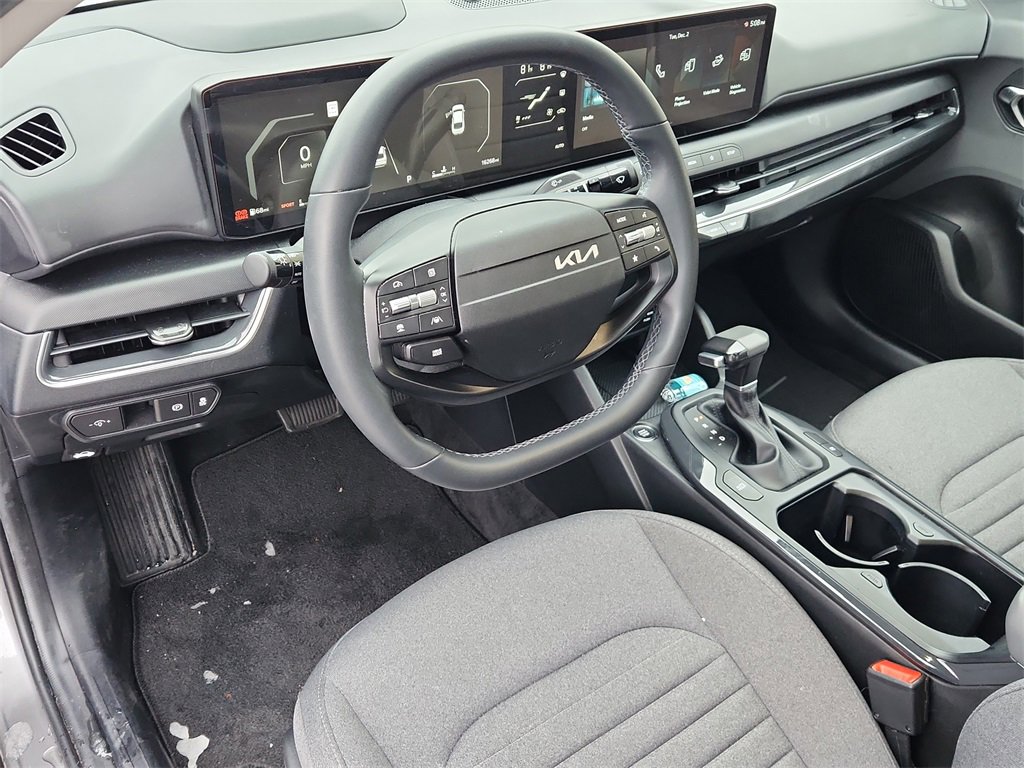 Used 2025 Kia K4 EX image 18