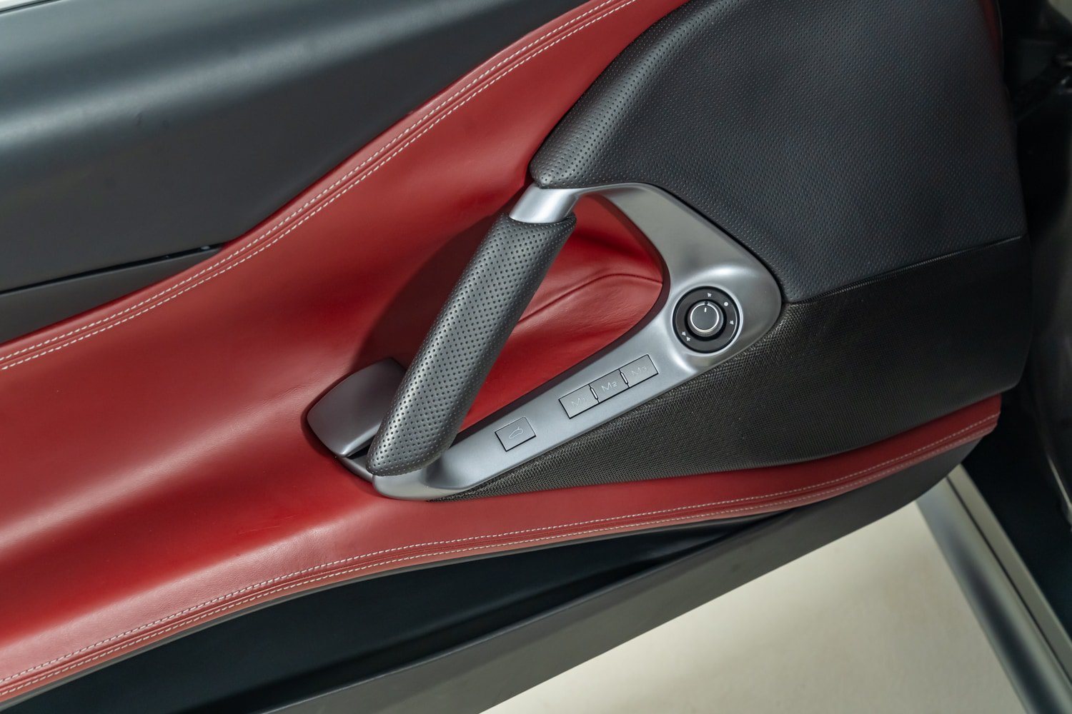 Certified 2019 Ferrari 812 Superfast RWD image 22
