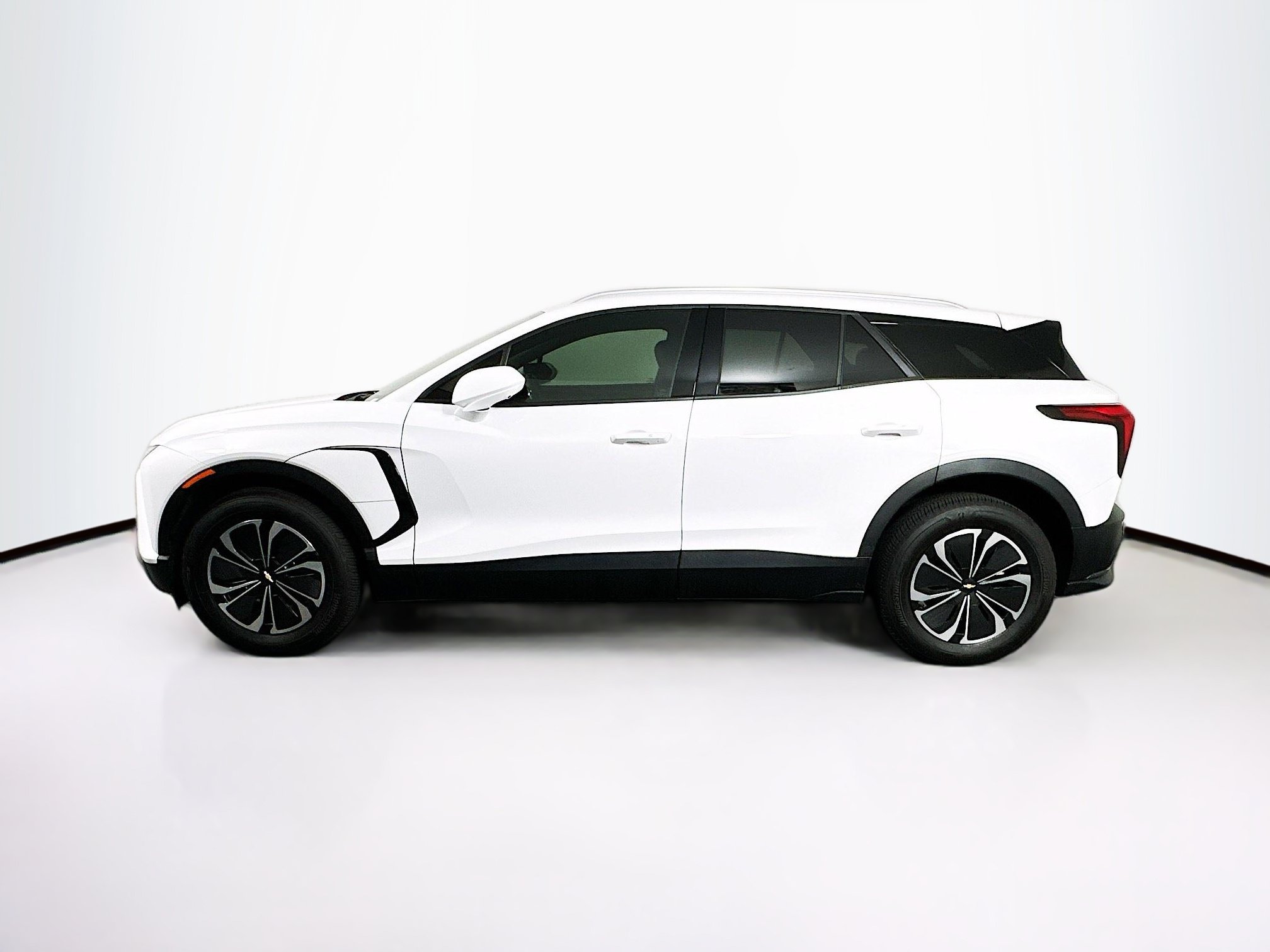Used 2024 Chevrolet Blazer EV LT AWD/4WD image 4