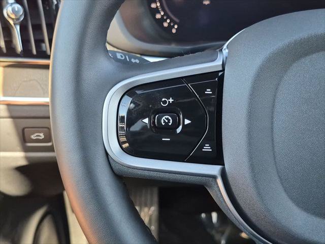 Certified 2026 Volvo XC60 B5 Plus AWD/4WD image 14