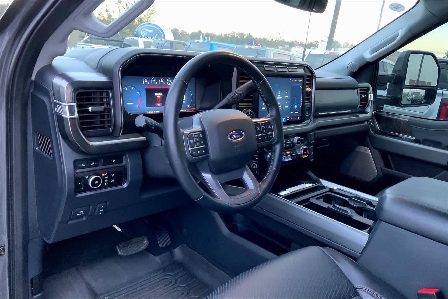 Used 2023 Ford F250 Lariat w/ Lariat Ultimate Package AWD/4WD image 17