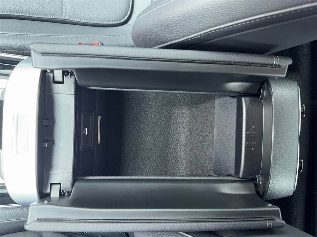 Used 2025 Mercedes-Benz C 300 Sedan image 33