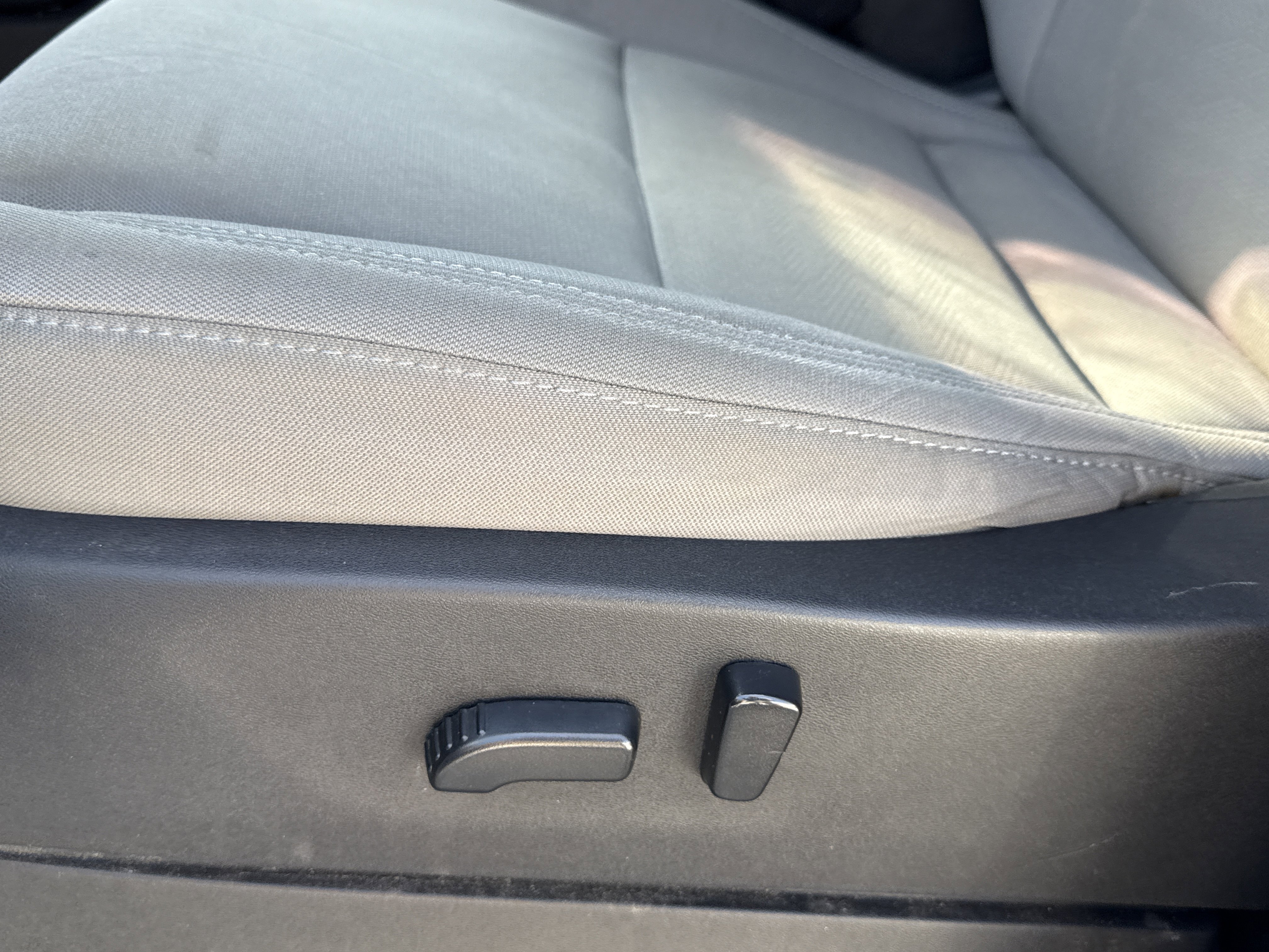 Used 2022 Nissan Frontier SV image 33