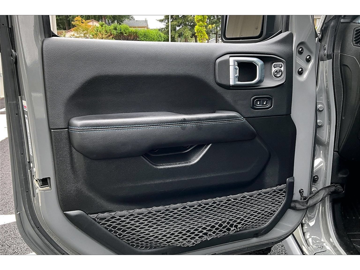 Used 2021 Jeep Wrangler Unlimited Rubicon 4xe w/ Steel Bumper Group AWD/4WD image 22
