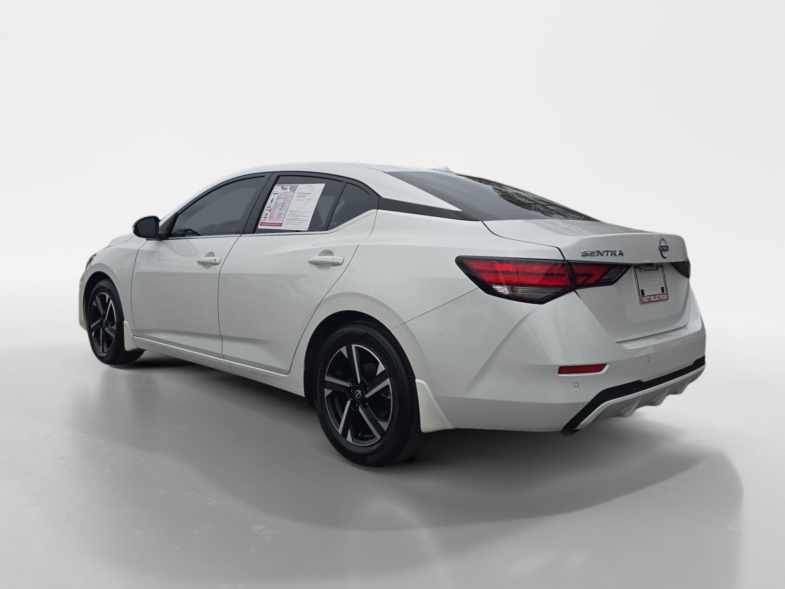 Used 2025 Nissan Sentra SV image 3