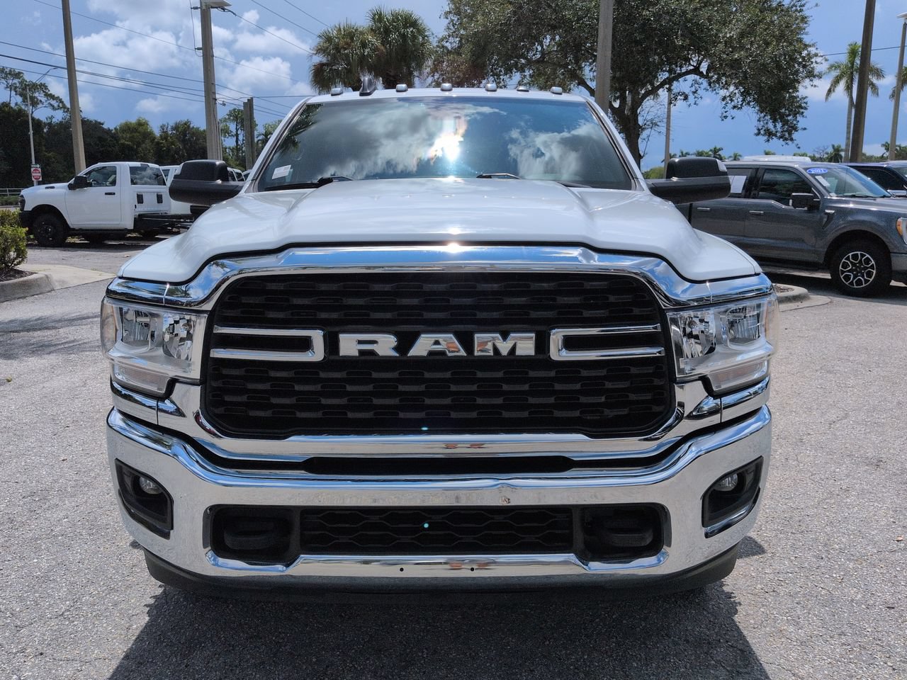 Used 2022 RAM 3500 Big Horn w/ Level A Equipment Group AWD/4WD image 3