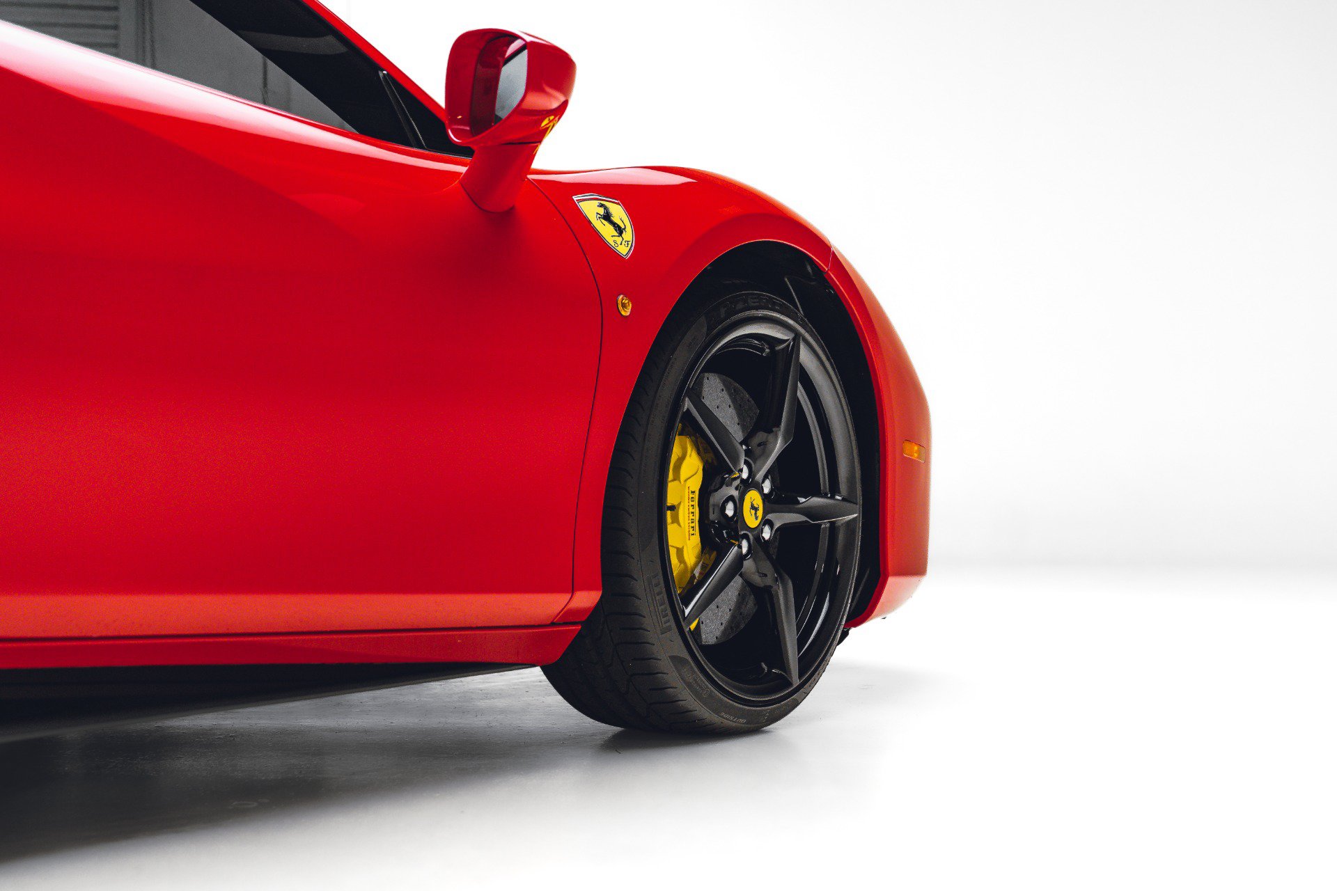 Used 2017 Ferrari 488 GTB RWD image 19