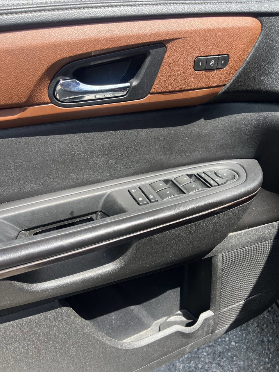 Used 2015 Chevrolet Traverse LTZ AWD/4WD image 9