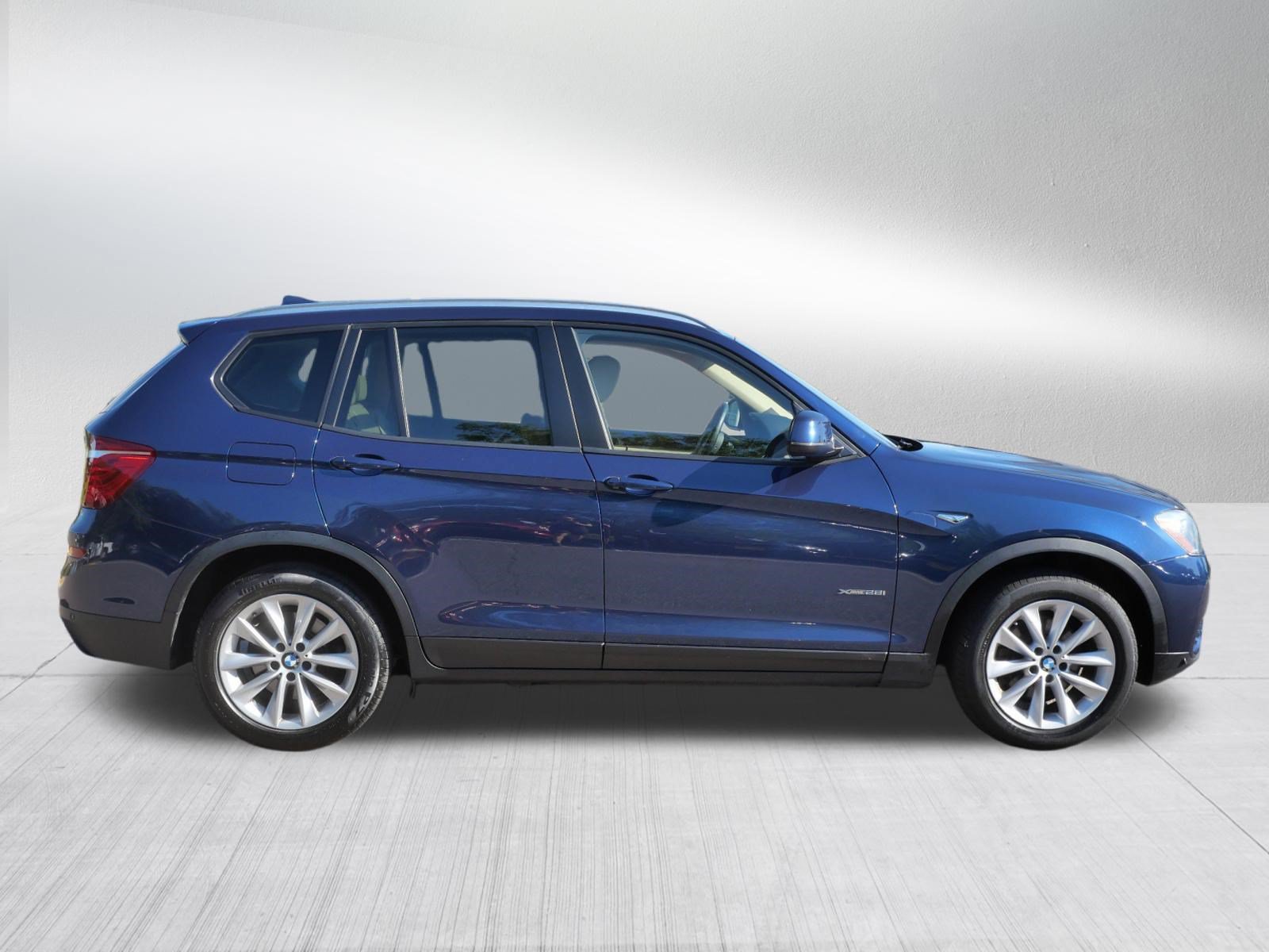 Used 2017 BMW X3 xDrive28i AWD/4WD image 8