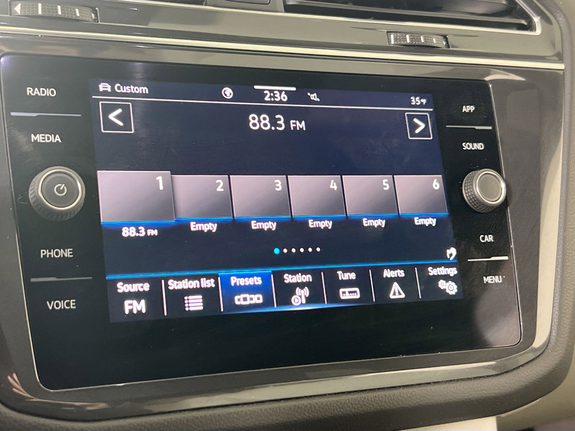 Used 2022 Volkswagen Tiguan SE R-Line AWD/4WD image 14