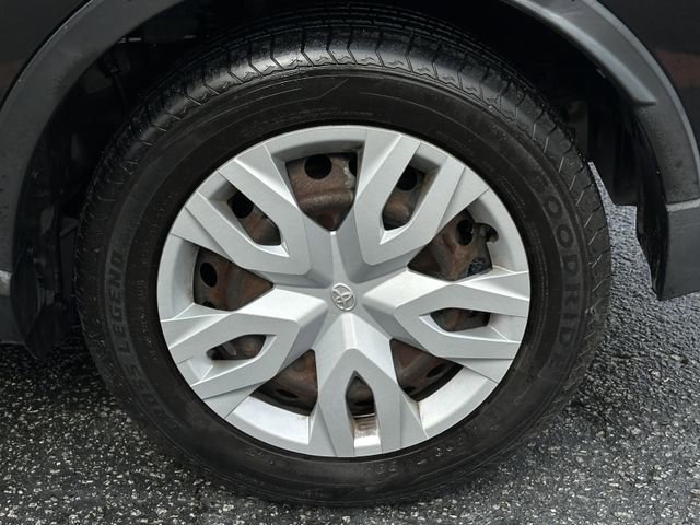 Used 2021 Toyota C-HR LE image 9