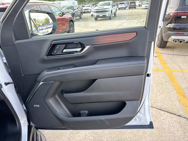 Used 2025 GMC Yukon Denali image 32