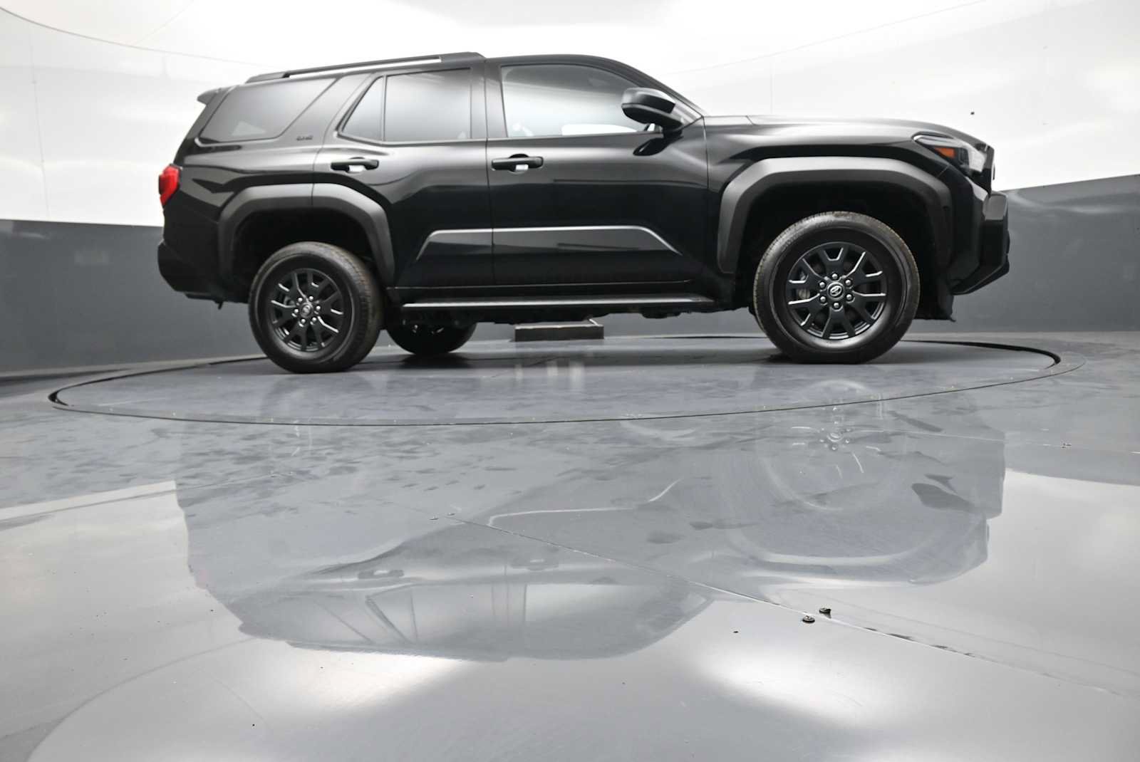 Certified 2025 Toyota 4Runner SR5 AWD/4WD image 28