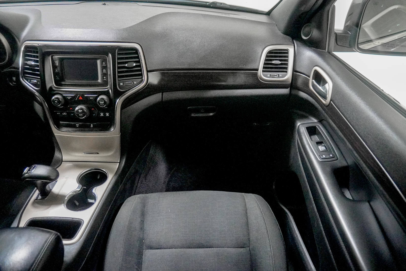 Used 2014 Jeep Grand Cherokee Laredo w/ Quick Order Package 23E AWD/4WD image 27