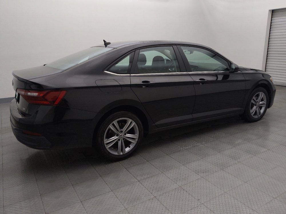 Used 2024 Volkswagen Jetta SE image 10