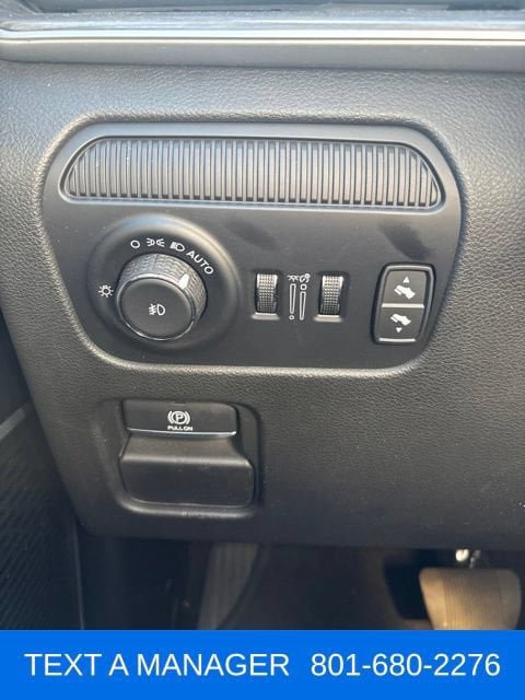 Used 2023 Jeep Wagoneer Series II w/ Mopar Step-Up Package AWD/4WD image 17