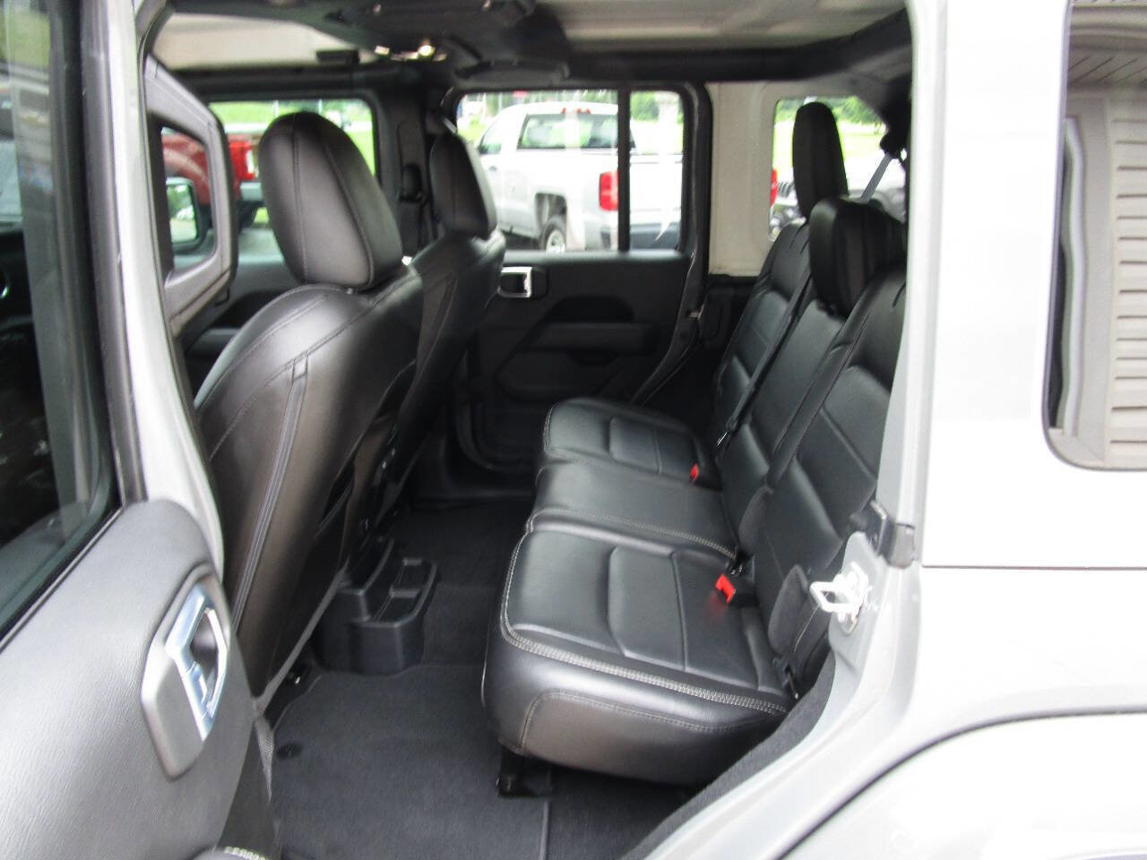 Used 2021 Jeep Wrangler Unlimited Sahara w/ Uconnect 4C Nav & Sound Group image 18