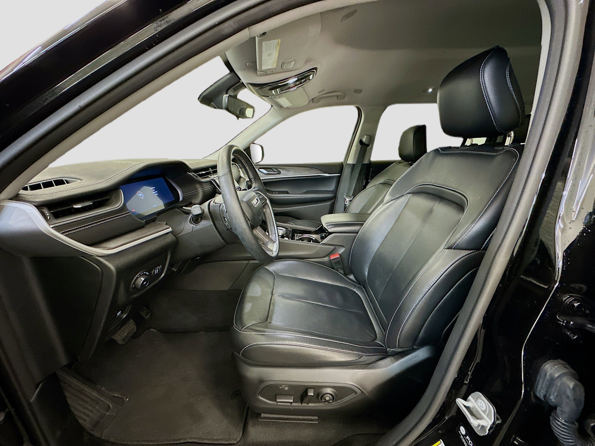 Used 2022 Jeep Grand Cherokee L Limited image 13