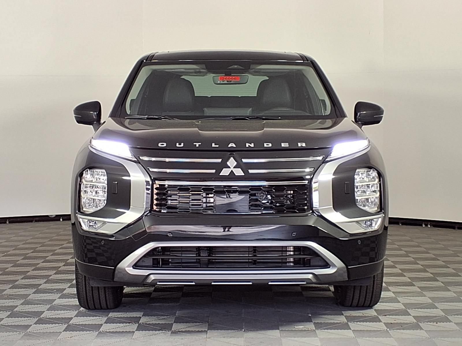 New 2026 Mitsubishi Outlander SE AWD/4WD image 2