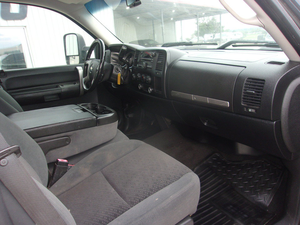 Used 2007 Chevrolet Silverado 2500 LT w/ Snow Plow Prep Package AWD/4WD image 8