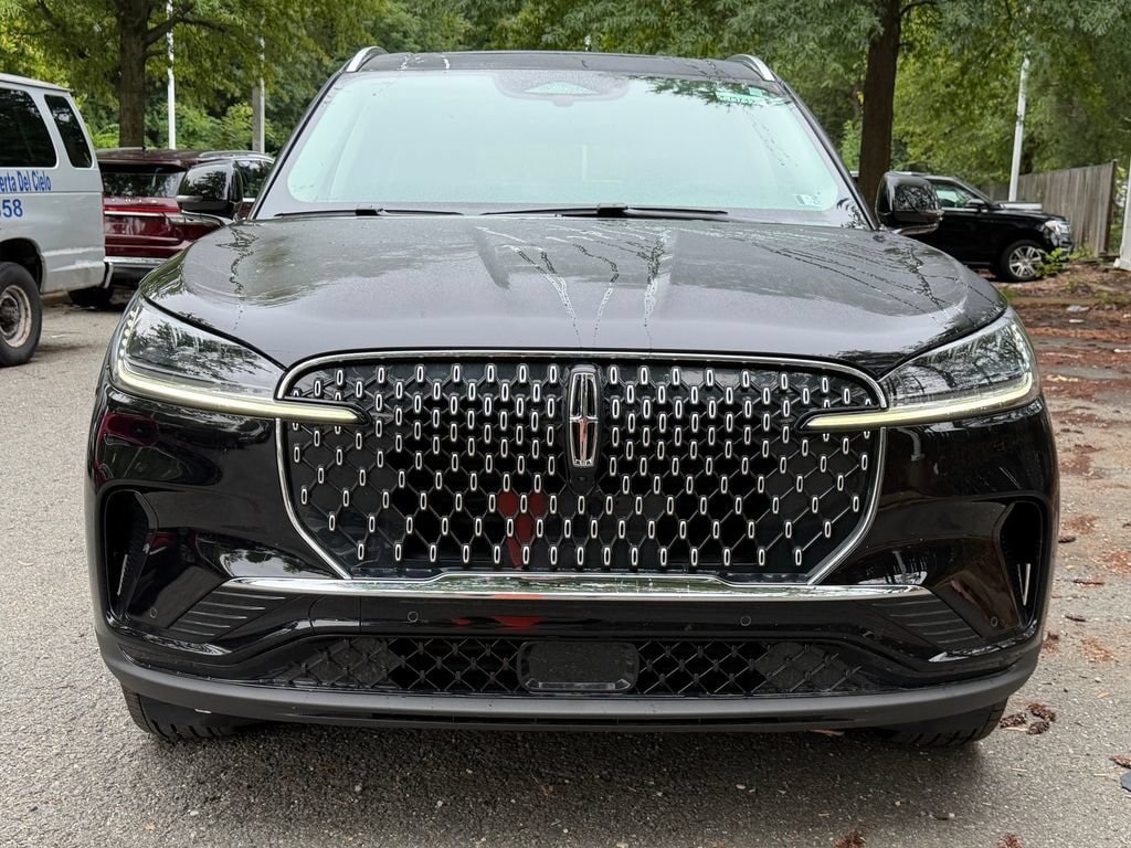 New 2026 Lincoln Aviator AWD image 2