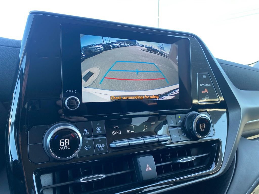 Used 2024 Toyota Highlander LE image 17