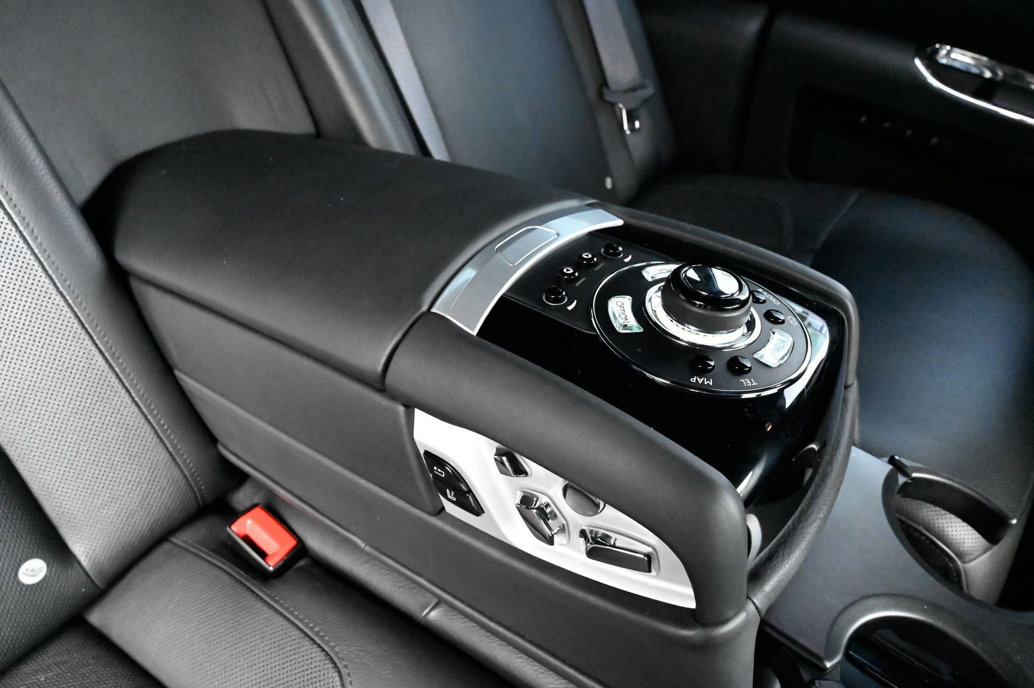 Used 2013 Rolls-Royce Ghost RWD image 25