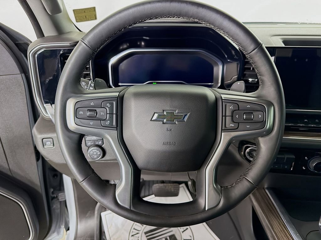 Used 2025 Chevrolet Silverado 1500 RST AWD/4WD image 13