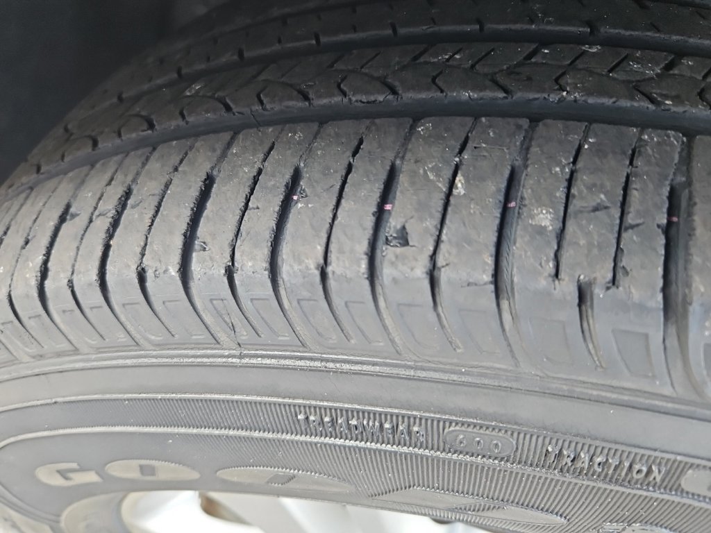 Used 2019 Buick Enclave Essence FWD image 34