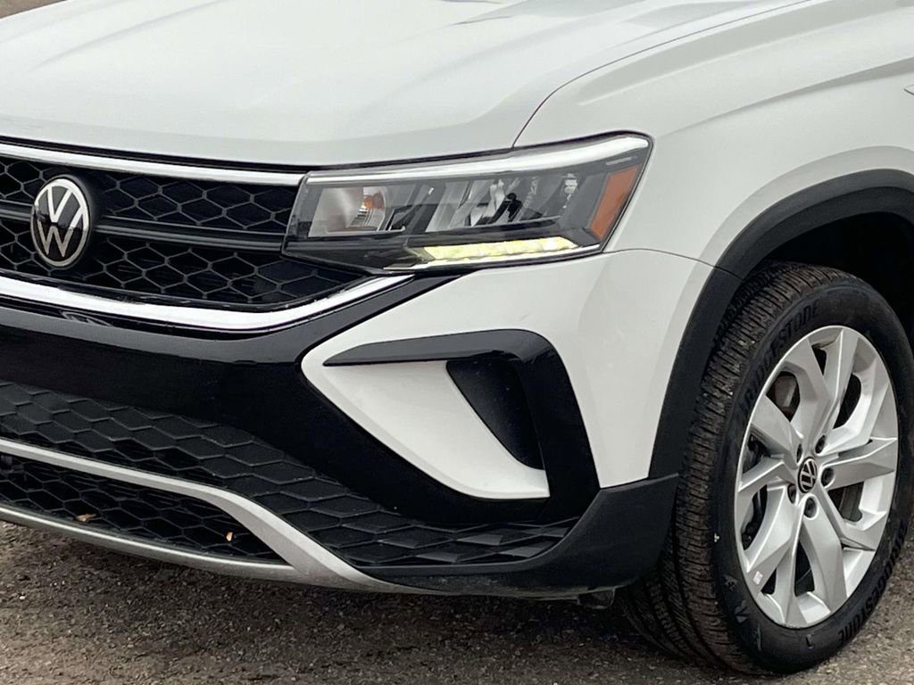 Certified 2023 Volkswagen Taos S image 7