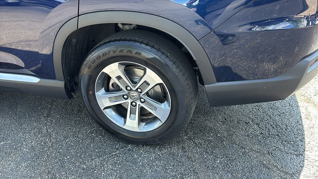 Used 2025 Honda Pilot EX-L image 9