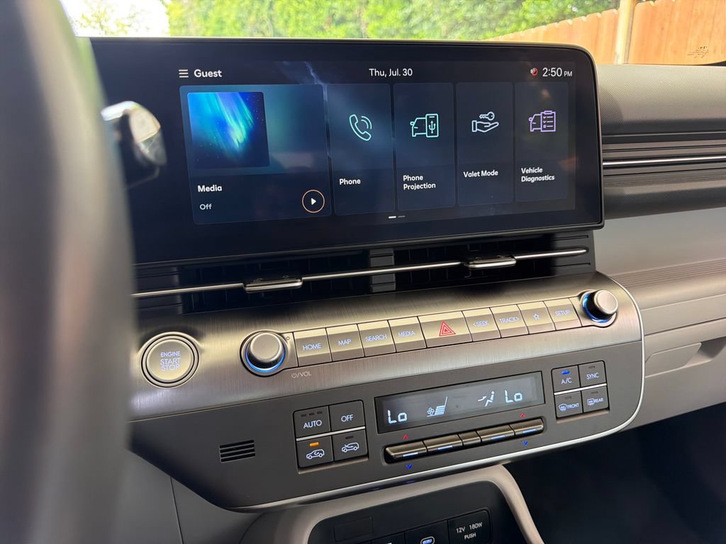 Used 2025 Hyundai Kona SEL FWD image 24