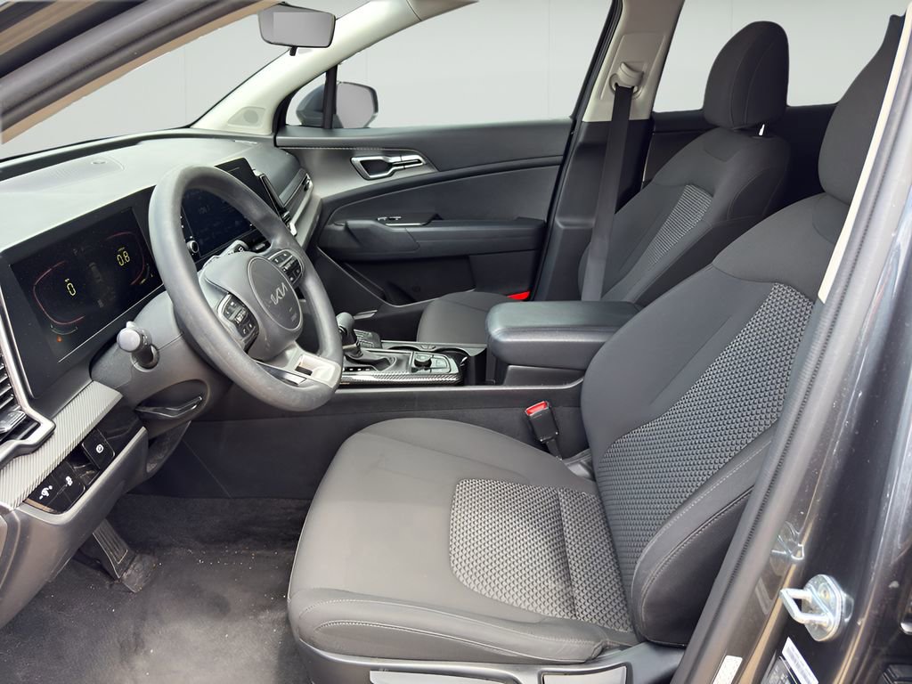 Used 2023 Kia Sportage LX FWD image 6