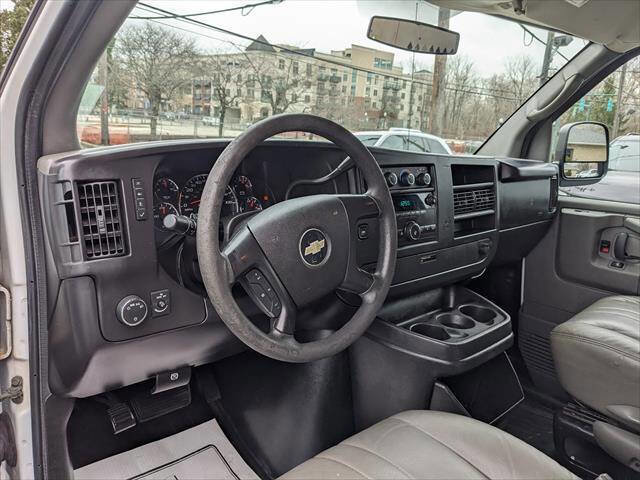 Used 2013 Chevrolet Express 1500 RWD image 9