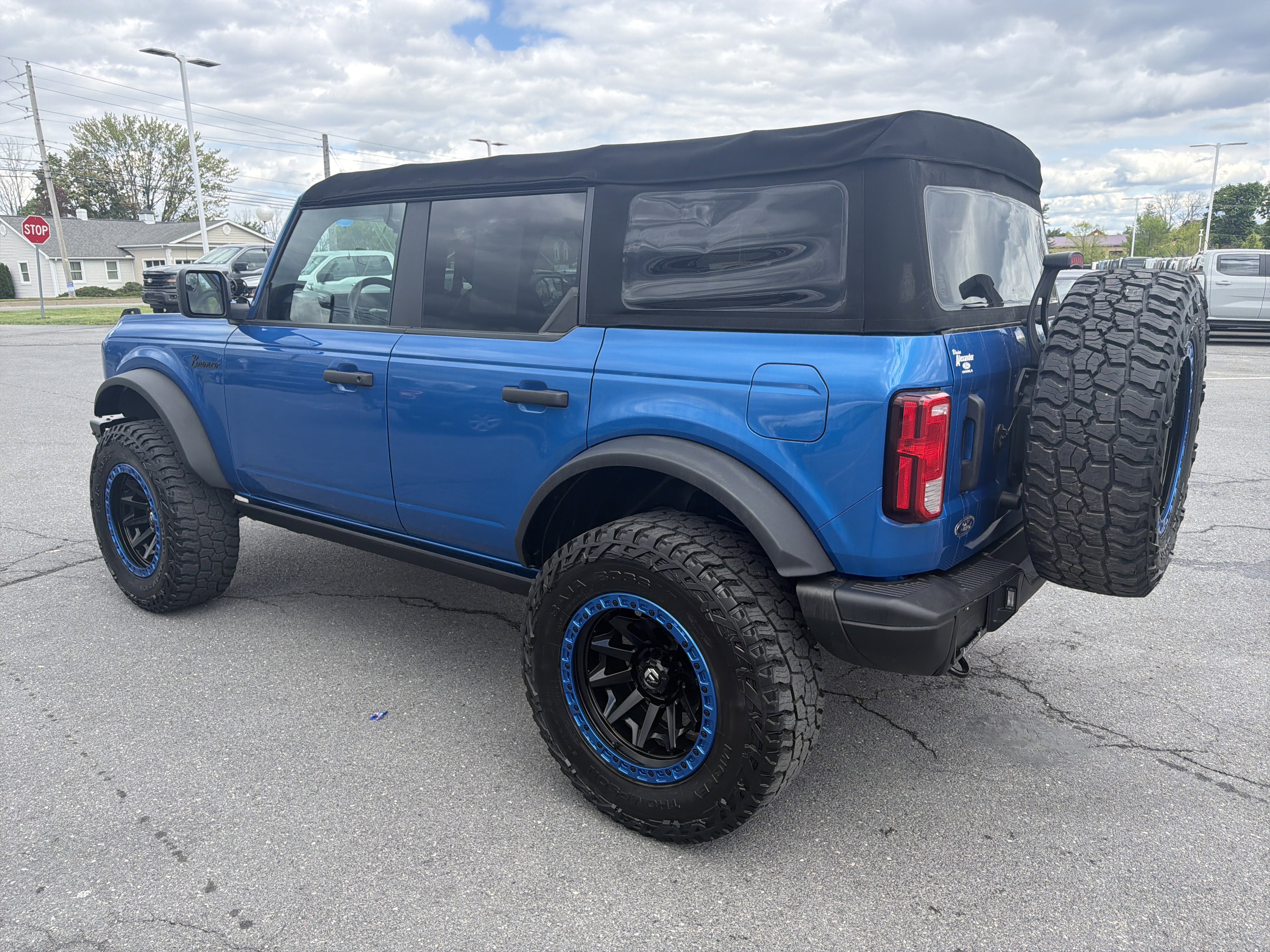 Used 2022 Ford Bronco Black Diamond AWD/4WD image 6